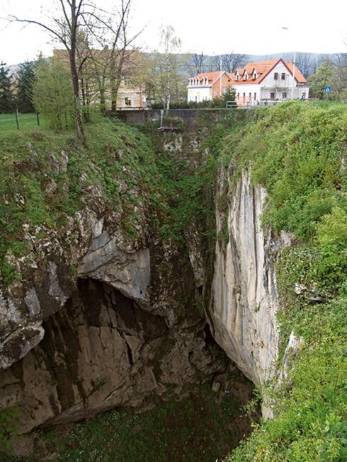 Apartmani Lovro Ogulin Exteriér fotografie