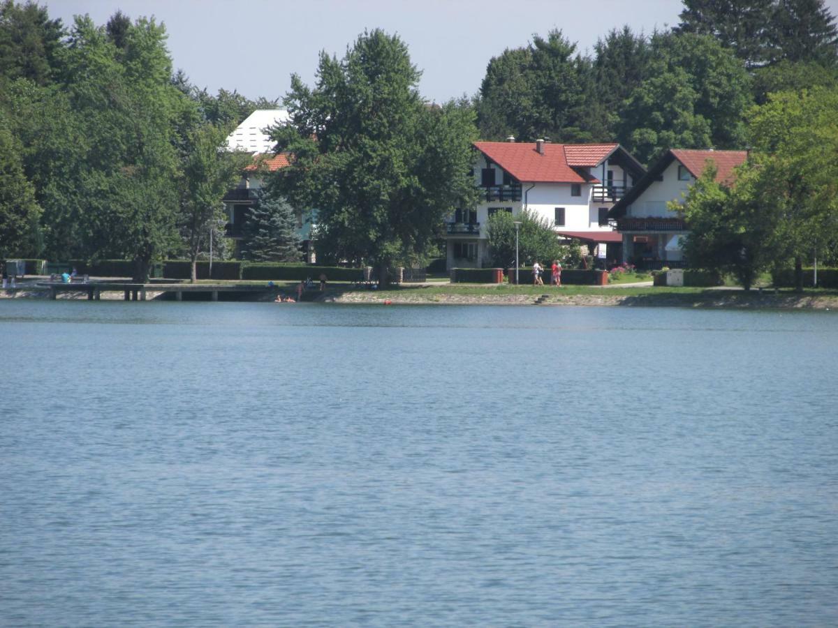 Apartmani Lovro Ogulin Exteriér fotografie