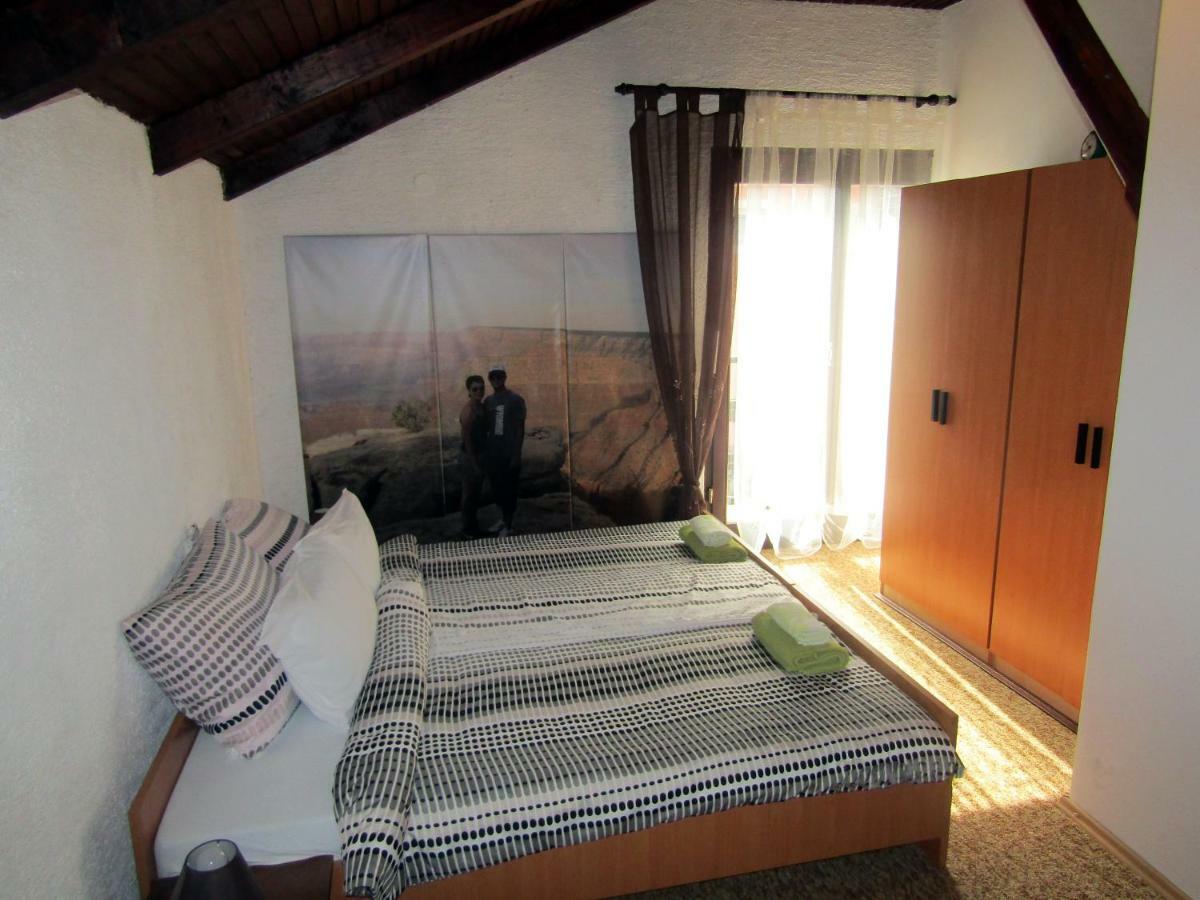 Apartmani Lovro Ogulin Exteriér fotografie